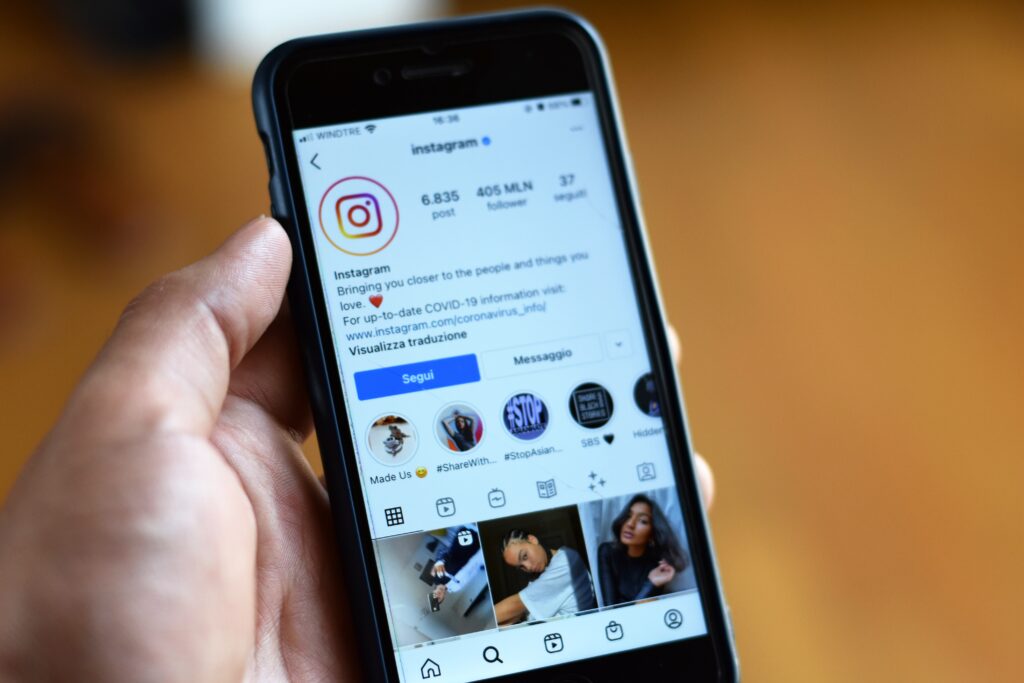 Read more about the article Instagram Logo